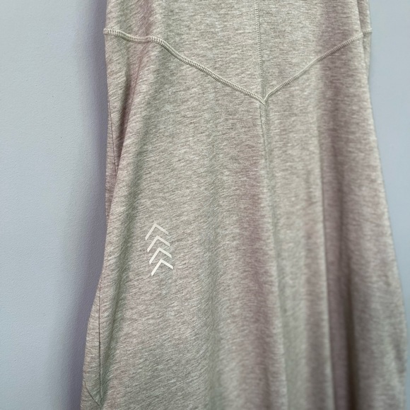 Athletic dress (XS) - Picture 8 of 9